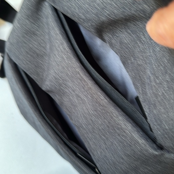 NEW FITKICKS Latitude Active Lifestyle Sling Bag Backpack - Black Color - Picture 10 of 12